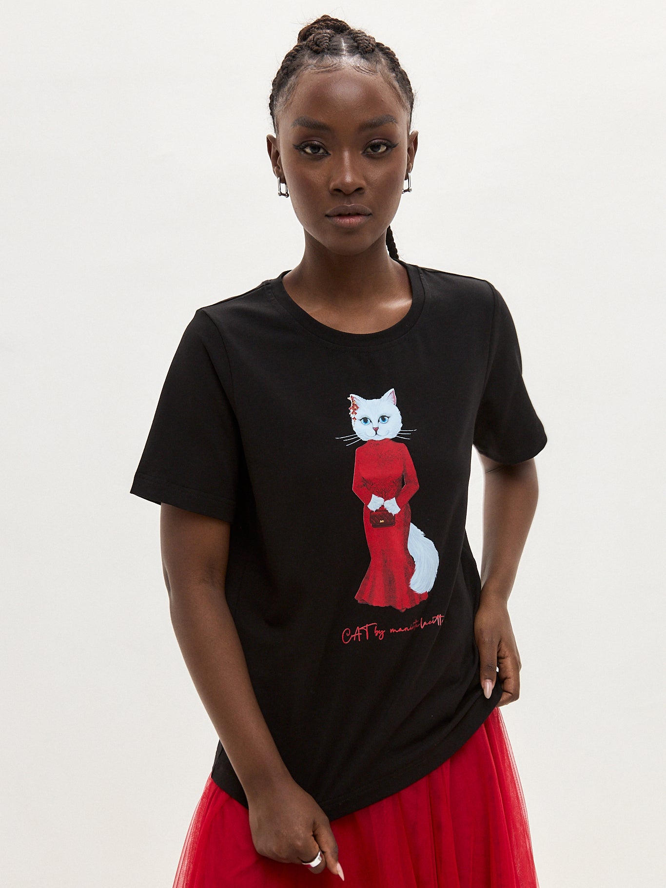 Set: women's T-shirt with a white cat and a red mesh skirt