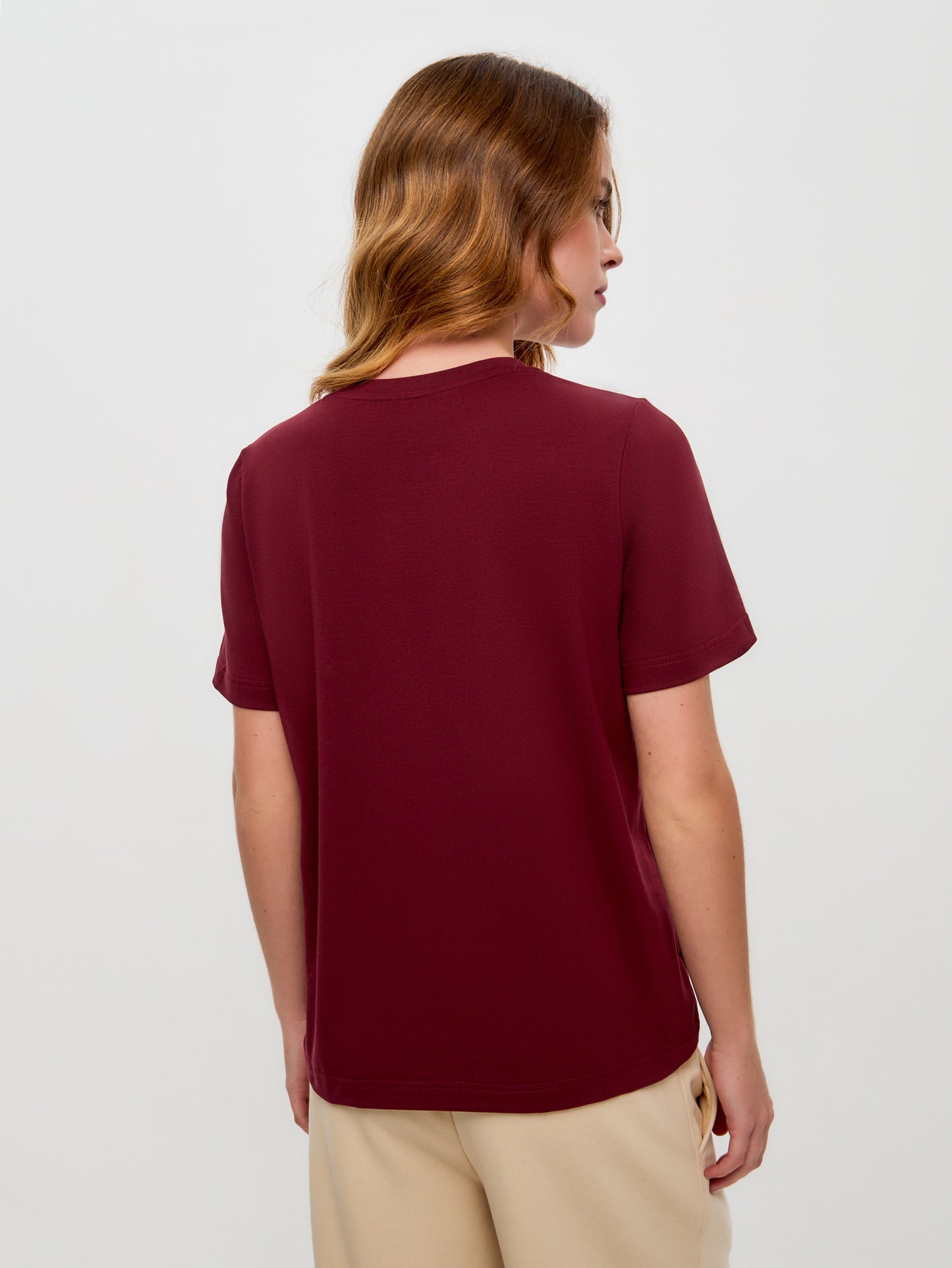 Set: women's burgundy T-shirt with CHRISTMAS CAT print and beige culottes