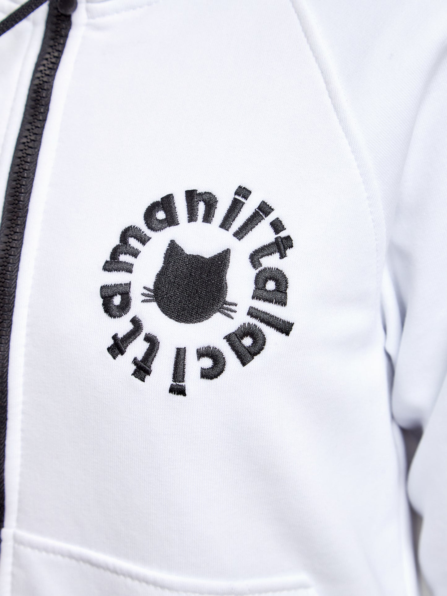 Logo Cat set: white zip hoodie and black sweatpants