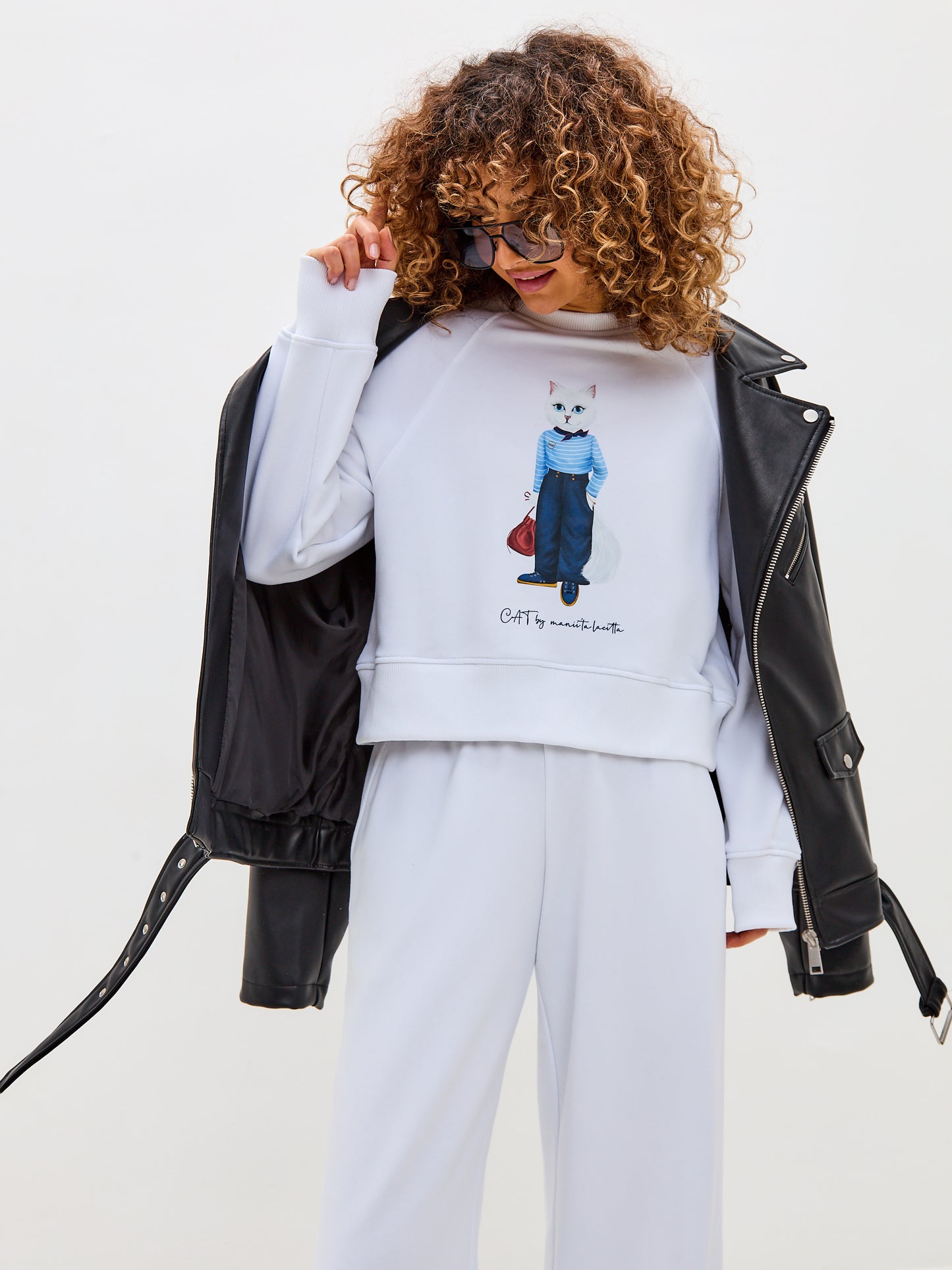 Set: White Printed Sweatshirt MARINER CAT and White Sweatpants